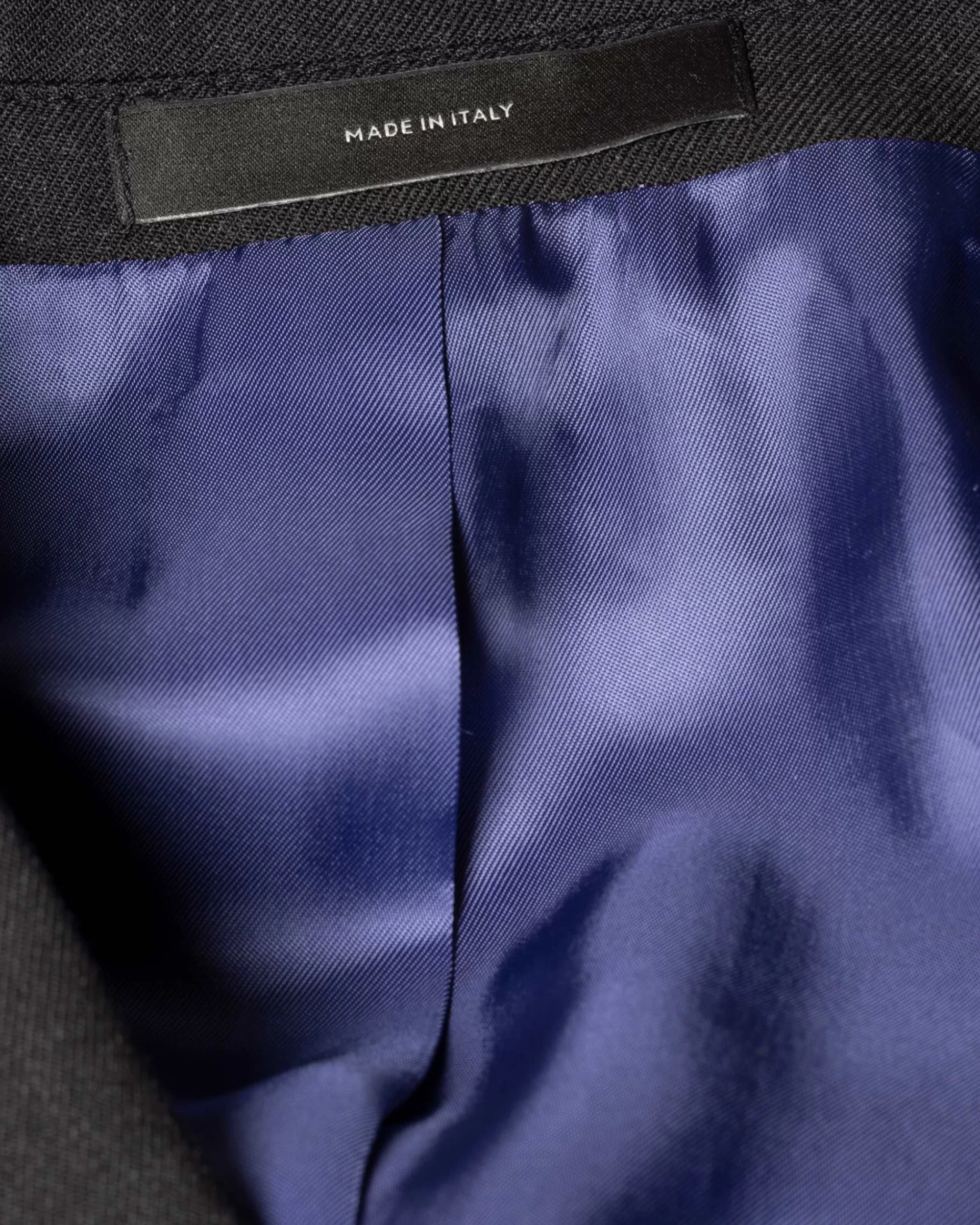 The Soho - Tailored-Fit Charcoal Wool 'A Suit To Travel In'>Paul Smith Store