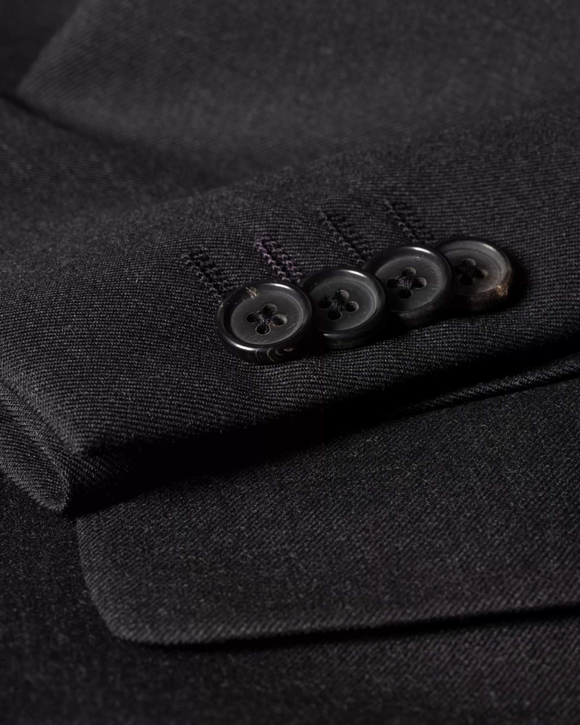 The Soho - Tailored-Fit Charcoal Wool 'A Suit To Travel In'>Paul Smith Store