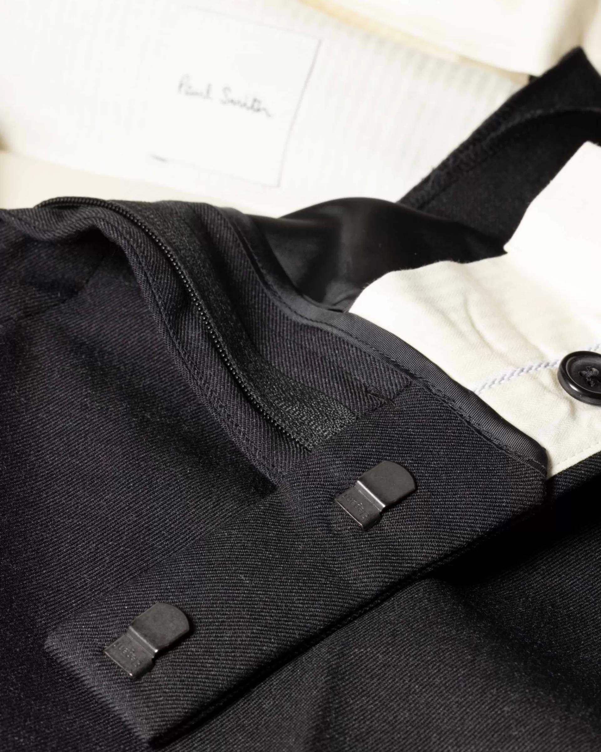 The Soho - Tailored-Fit Charcoal Wool 'A Suit To Travel In'>Paul Smith Store